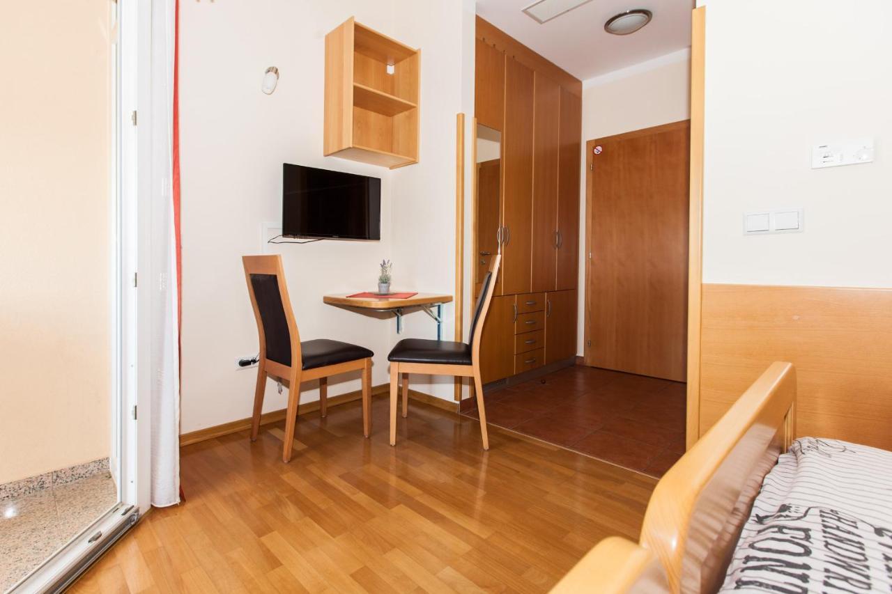 B&B Pansion Vago Malinska Zewnętrze zdjęcie